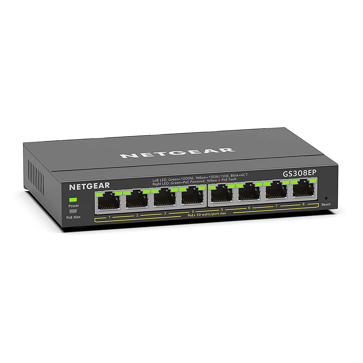 Switch PoE+ noir à huit ports posé dans un espace technique abrité près d’une façade en pierre.